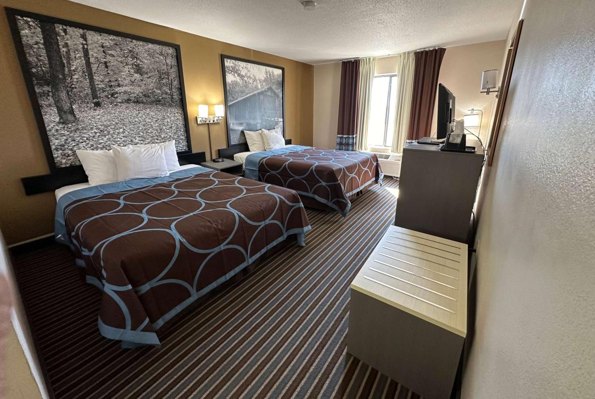 Super 8 By Wyndham Clark Lane Hotel 2*